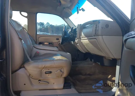 2001 Chevrolet Tahoe Ls z USA, uszkodzony, nr VIN 1GNEC13T91R213199